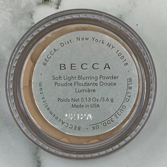 BECCA Cosmetics Soft Light Blurring Powder in Golden Hour | TRAVEL SIZE | NEW - Picture 2 of 2